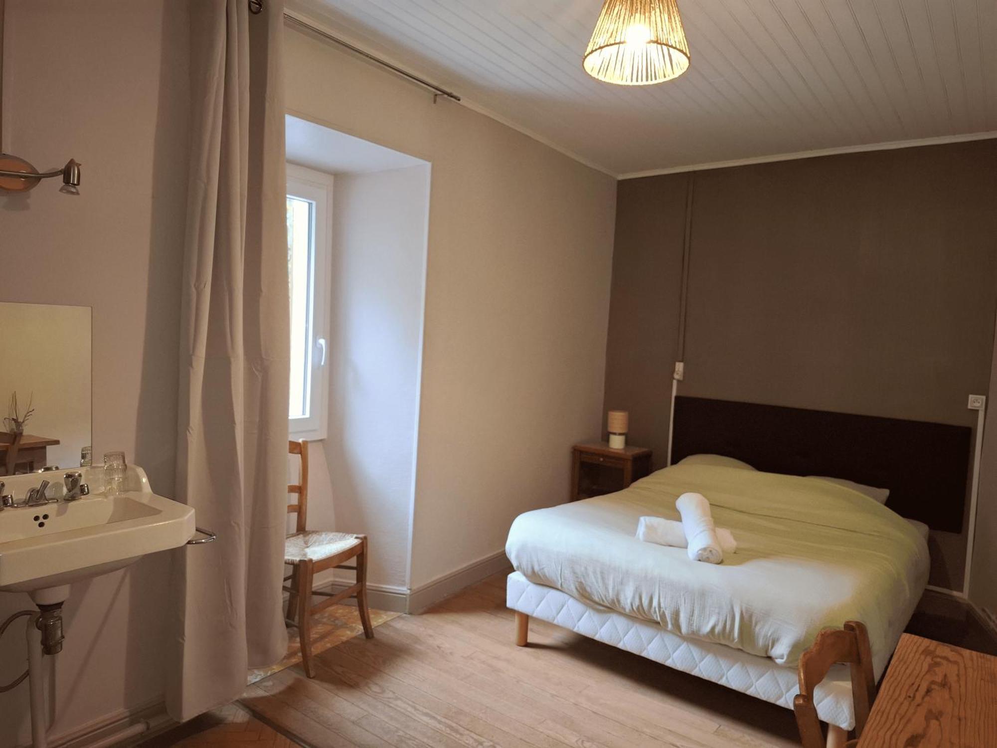 Auberge Arthea Laviolle Room photo